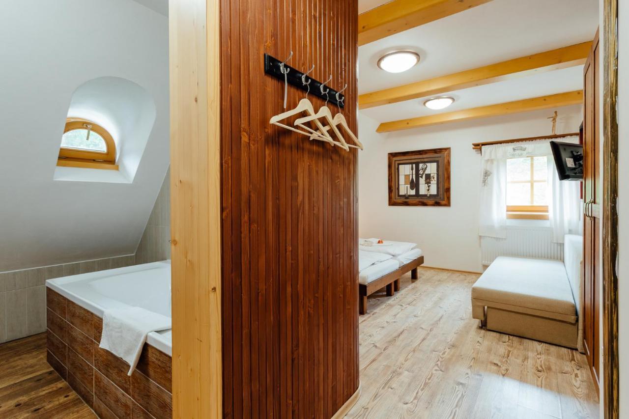 Wellness Rezort Janosikov Dvor Zázrivá Dış mekan fotoğraf